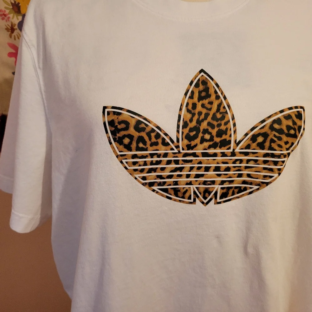 Adidas Trefoil Leopard Print Unisex Tee, Men's L, Women's XL, EUC, Extra Clean